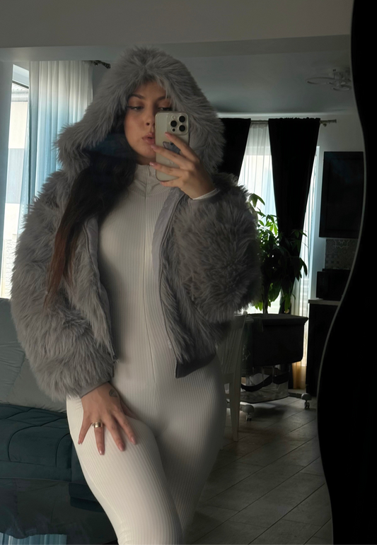 BlÄniČÄ gri artificialÄ cu gluga āFashionkillaā