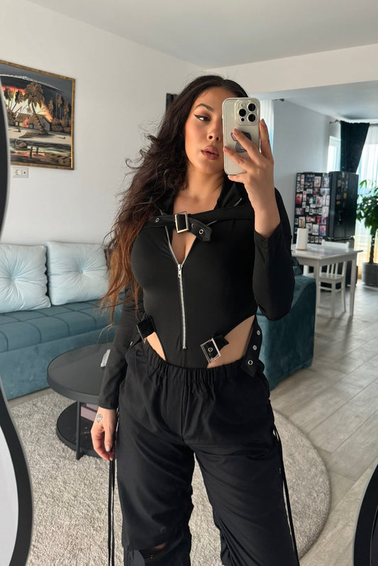 Body negru cu fermoar ‘Slim Fit’