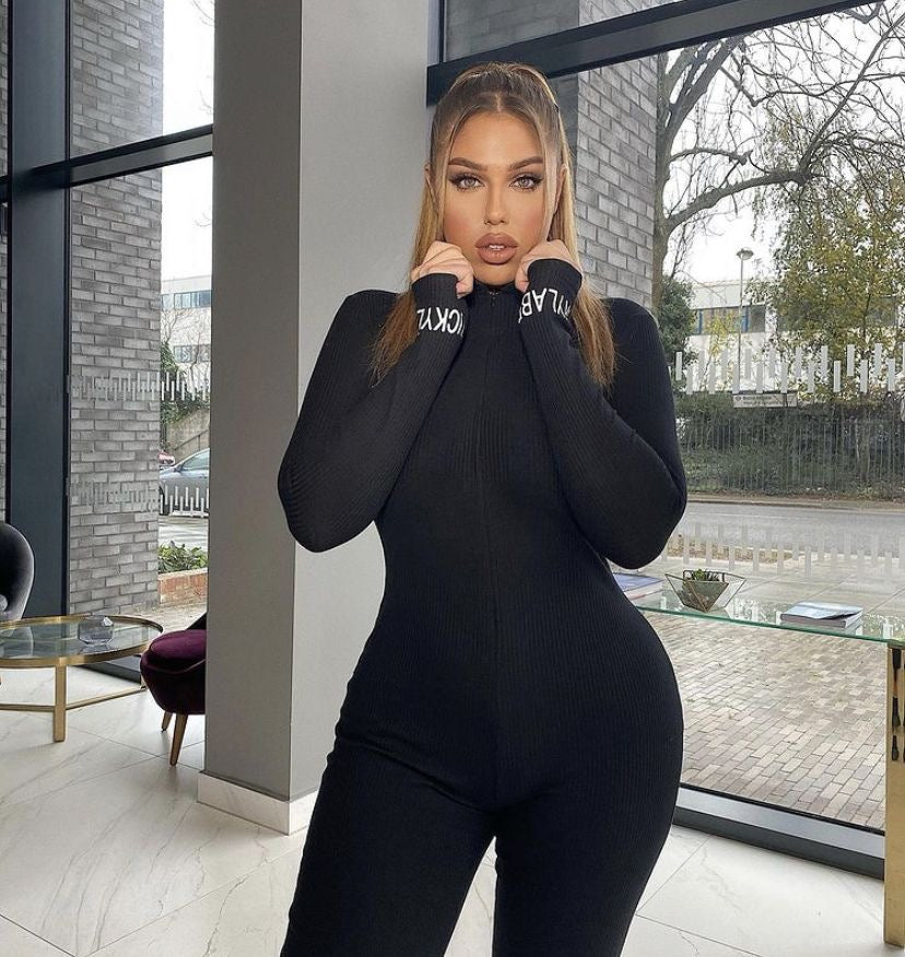 SALOPETA 'SPY' -Salopeta de dama, modelatoare , maneca tip manusa, mulata pe corp,neagra