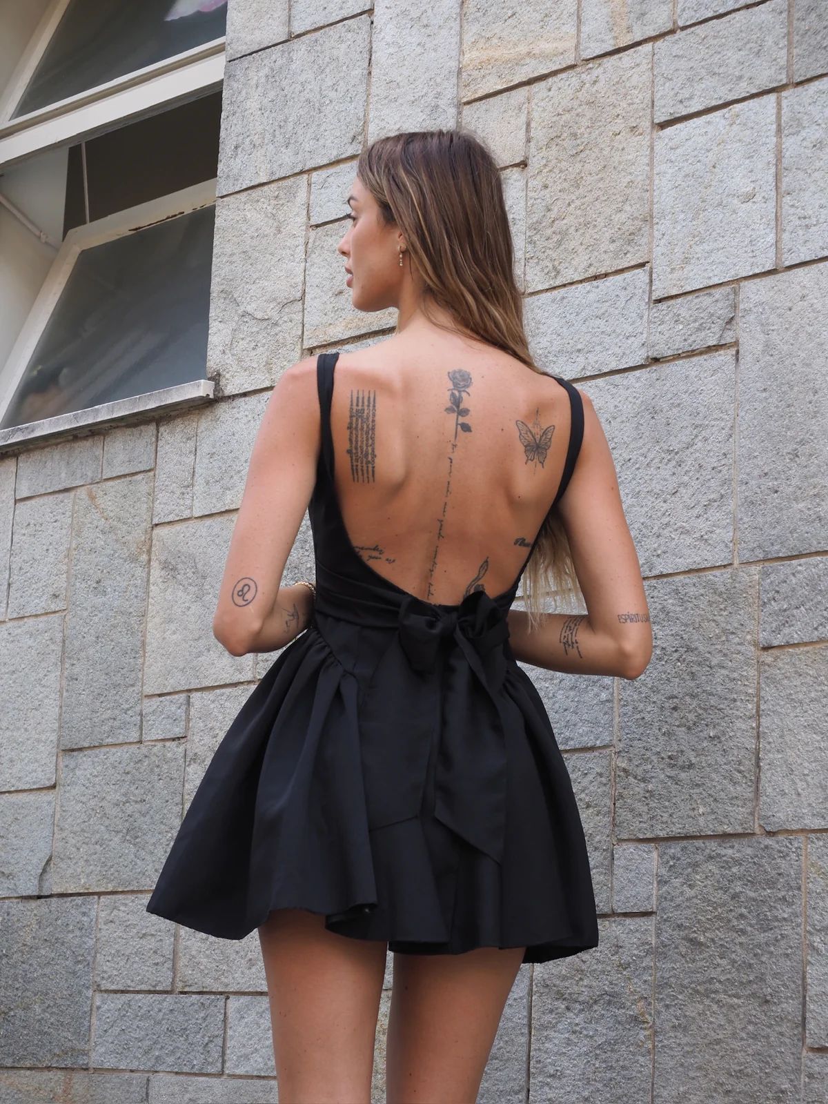 Rochie Neagra 'Cute Angel' - Rochie scurta de ocazie neagra cu spatele gol si detaliu cu fundita