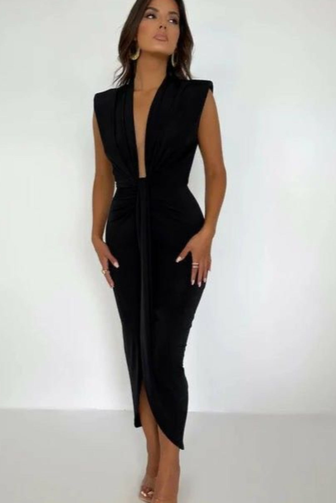 Rochie 'Elegance' Neagra fara maneci si decolteu adanc