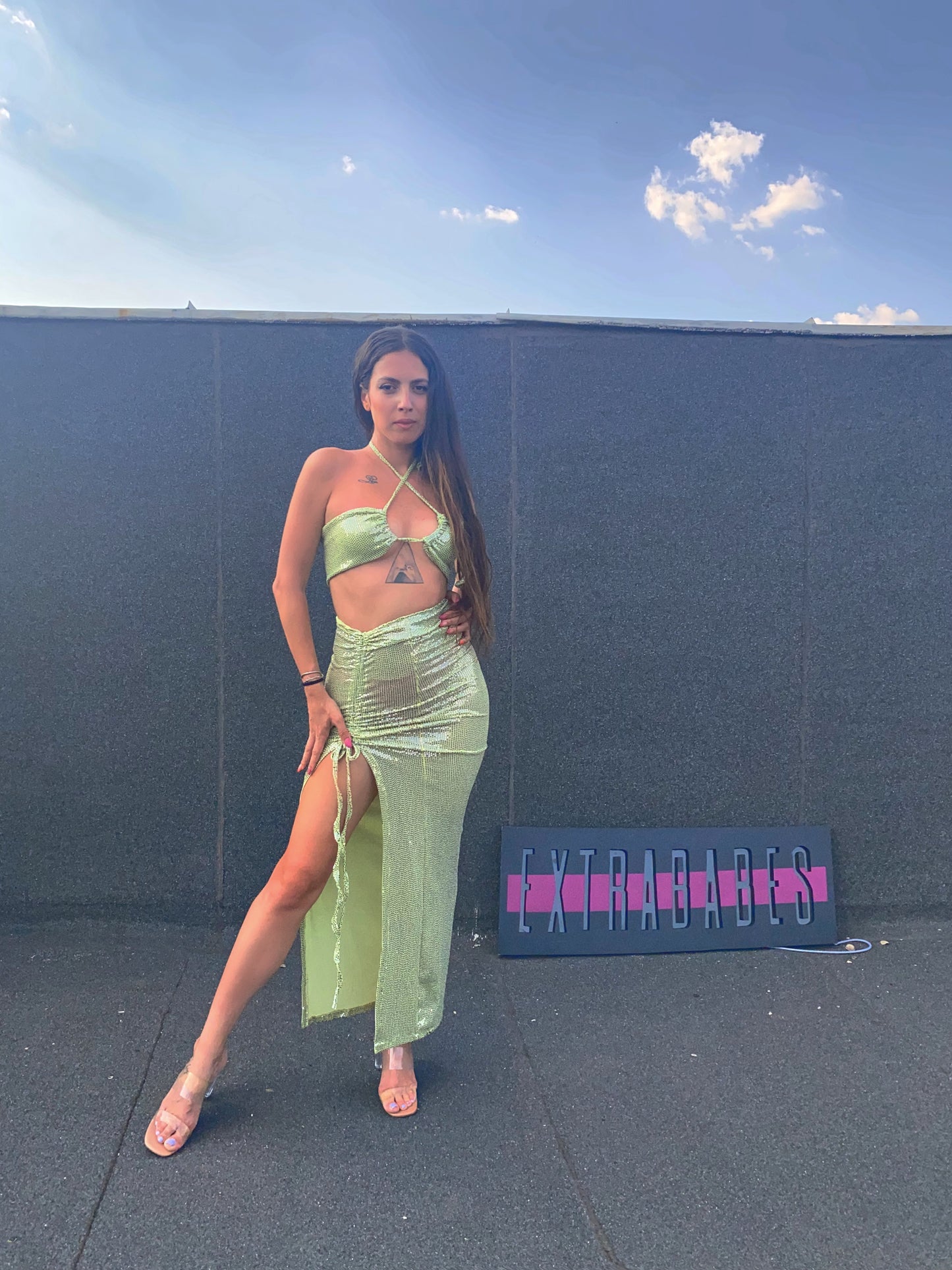 Compleu 'Luxe Curves' Disco- Compleu top si fusta lunga crapata pe picior