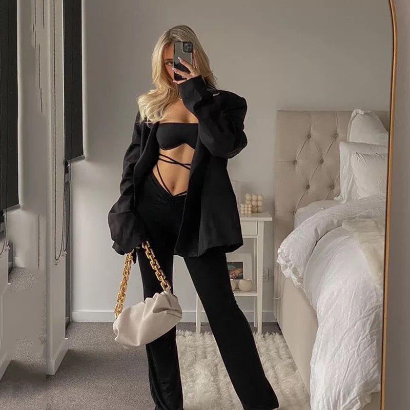 COMPLEU NEGRU ‘GIRL BOSS’