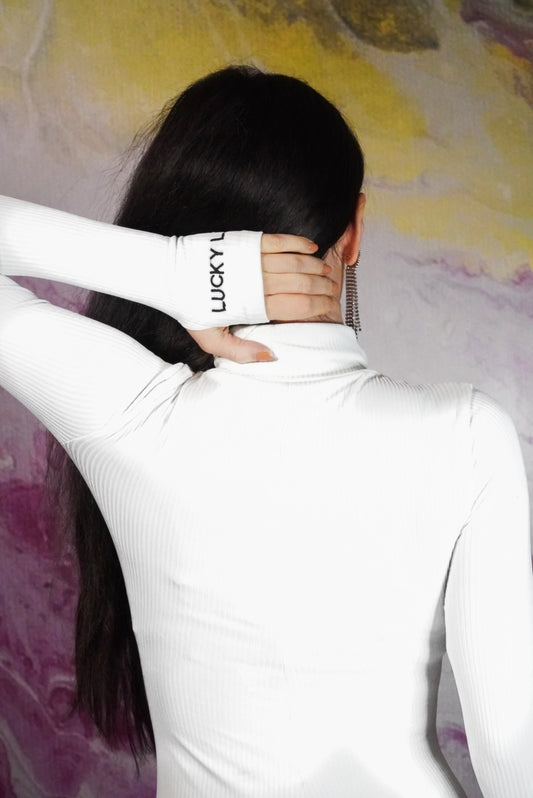 SALOPETA 'WHITE SPY' - Salopeta dama modelatoare, maneca tip manusa, mulata pe corp, alba