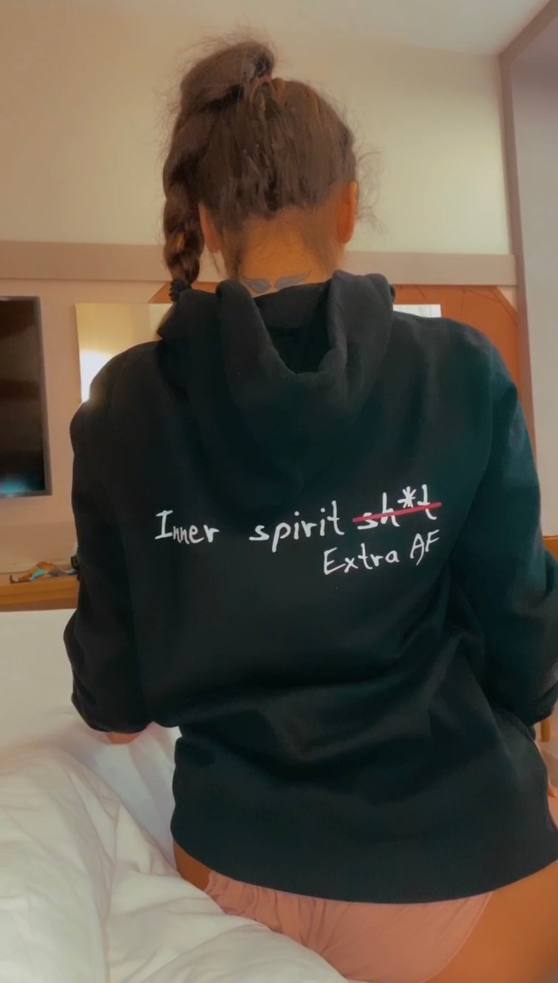 HANORAC 'NOT YOUR BAE' - Hanorac EXTRABABES cu mesaj