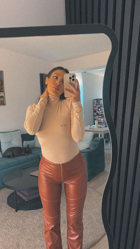 Bluza bej ‘Nipple Piercing’