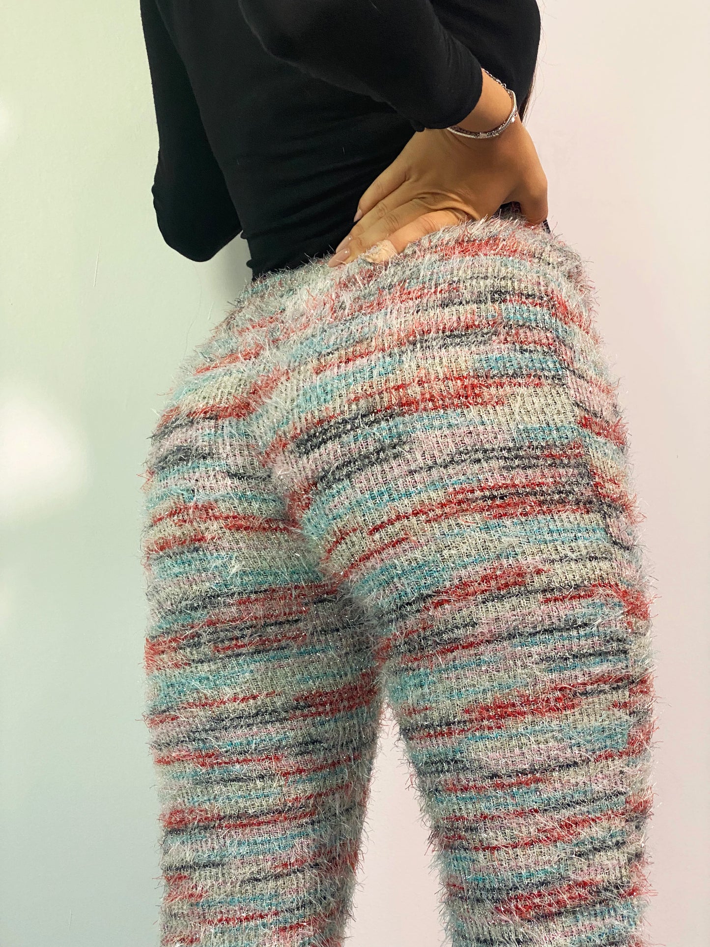 Pantaloni 'Fluffy Colorful' - Pantaloni dama evazati multicolori