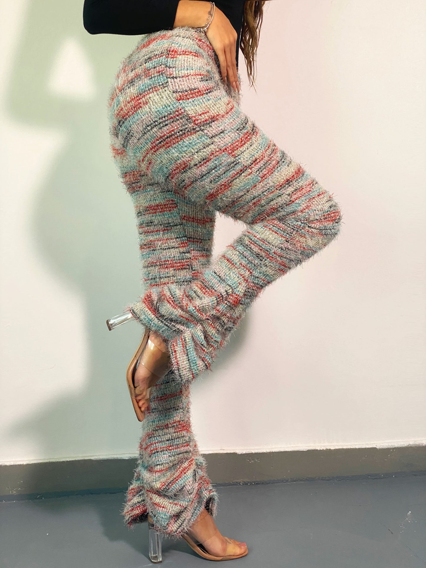Pantaloni 'Fluffy Colorful' - Pantaloni dama evazati multicolori