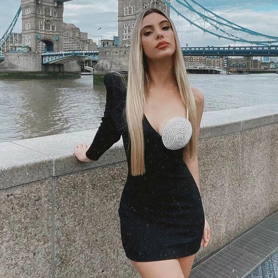 Rochie 'Feminine Luxe' - Rochie neagra, cu efect modelator si detalii stralucitoare