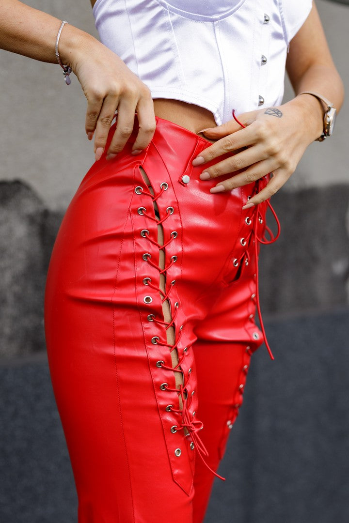 PANTALONI 'RED LACE' - Pantaloni piele rosie drepti cu taieturi si snururi