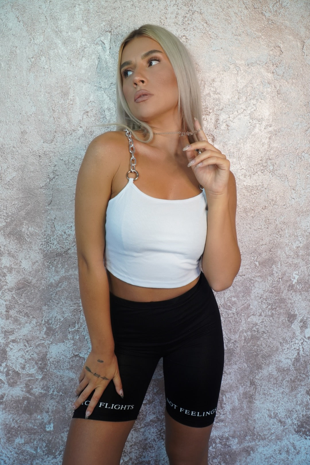 TOP 'WHITE CHAIN' - Top alb cu bretele din lant