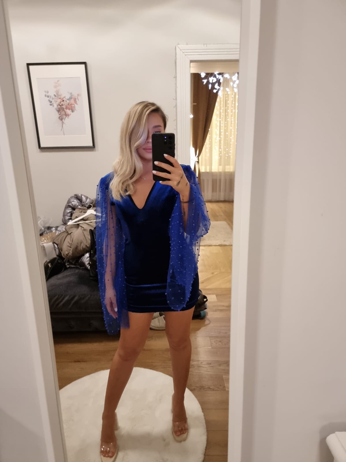 Rochie 'Blue Pearls' din catifea si maneci din tulle cu perle
