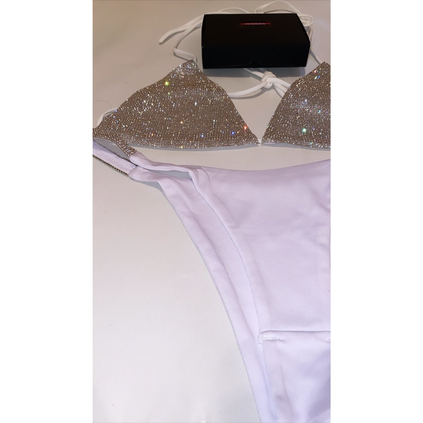 COSTUM DE BAIE 'WHITE DIAMOND' - Costum de baie alb din doua piese cu aplicatii tip stras pe sutienul tip triunghi, si bikini stilul brazilian