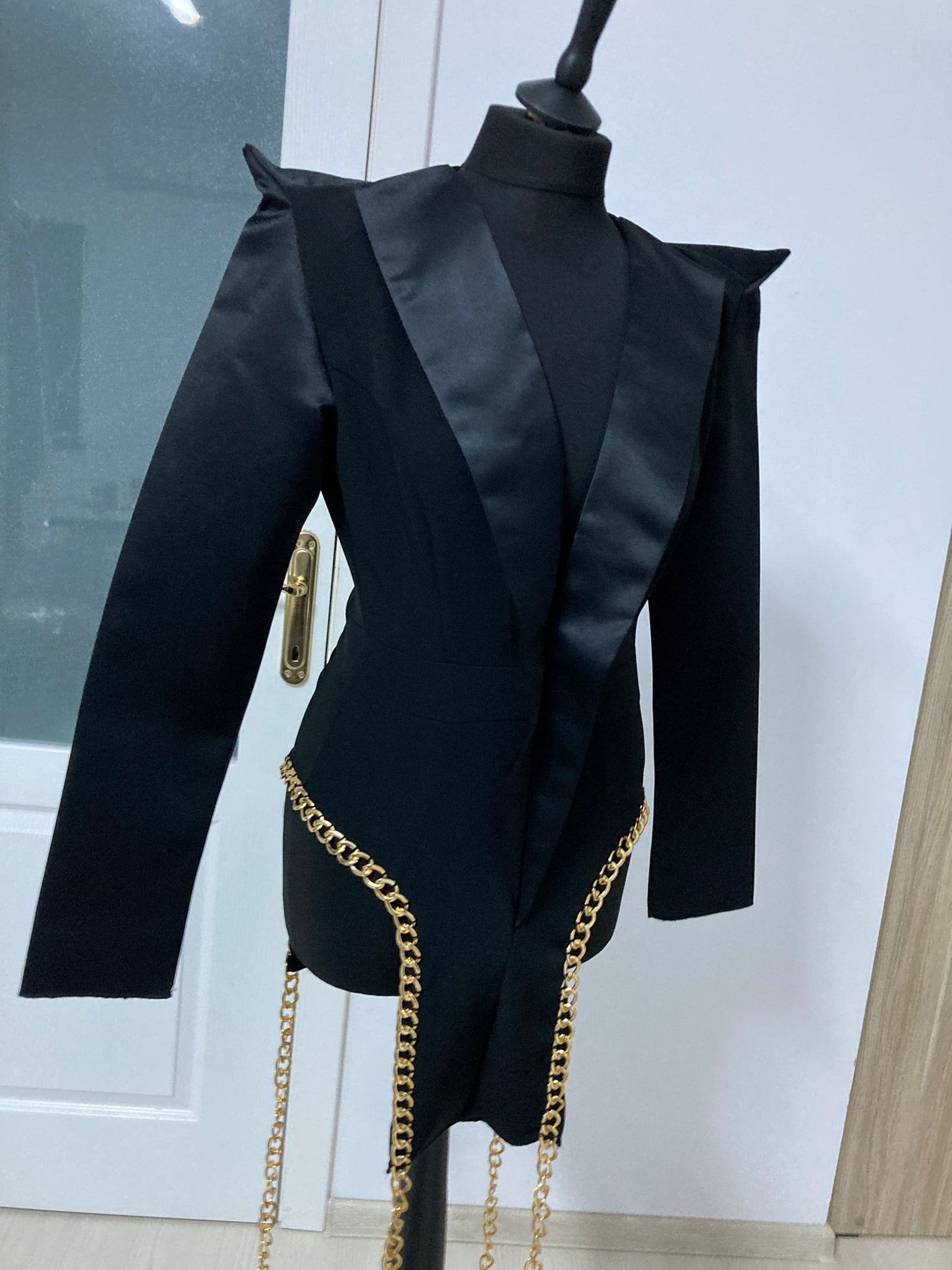 Rochie tip sacou 'Kendall Chain' -Sacou cu umeri supradimensionati