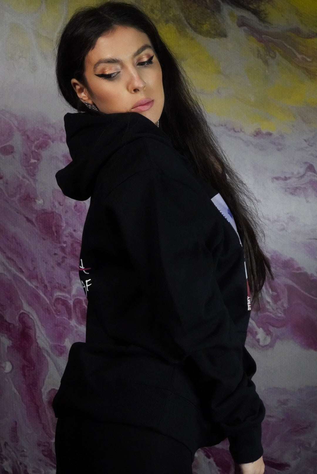 HANORAC 'NOT YOUR BAE' - Hanorac EXTRABABES cu mesaj